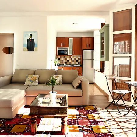 Cozy And Bright Center *